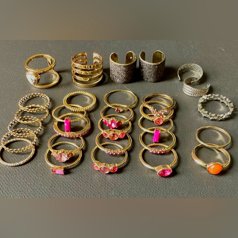 Ring bundle  various sizes & adjustable nwot